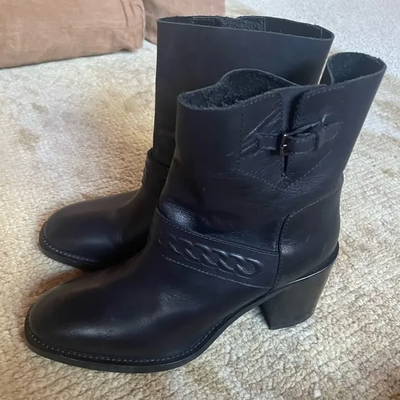Aquatalia Evette Leather Pull-On Boots Chain Embossed