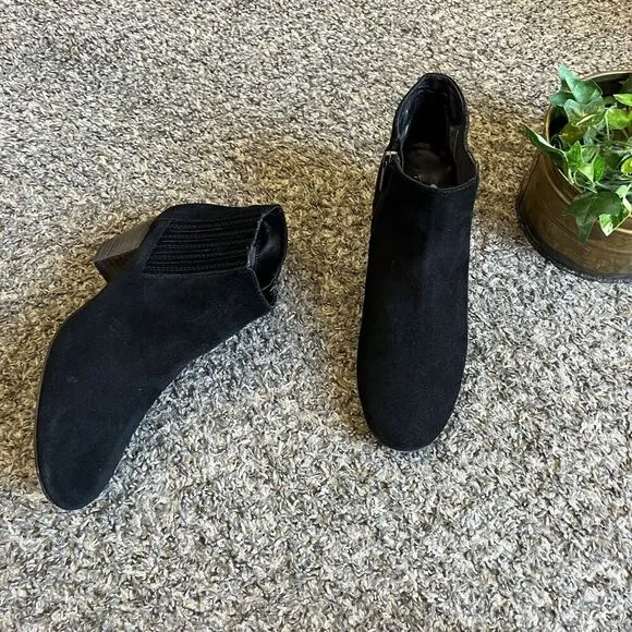 Aquatalia Fallon Suede Leather Chelsea Ankle Boots 7.5 Side Zip Black Heeled