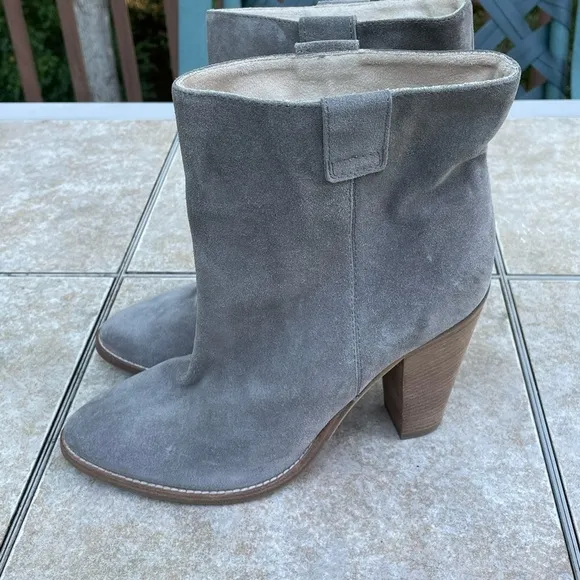 Aquatalia Flo Ankle Boots Taupe Suede Italy Pull On
