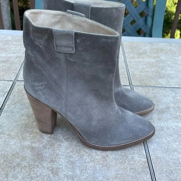Aquatalia Flo Ankle Boots Taupe Suede Italy Pull On