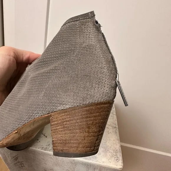 Aquatalia grey suede stacked heel short bootie boots 9