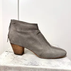 Aquatalia grey suede stacked heel short bootie boots 9