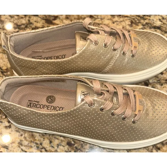 Arcopedico Comfort Gold Sneakers Women's Size 37/ US 7 BOGO