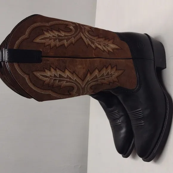 Ariat Black and Brown Cowboy Boots with Intricate Stitching Size 10 1/2 …