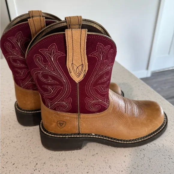 Ariat Brown and Burgundy Western Boots sz 10