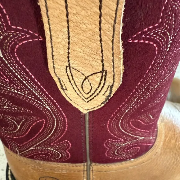 Ariat Brown and Burgundy Western Boots sz 10