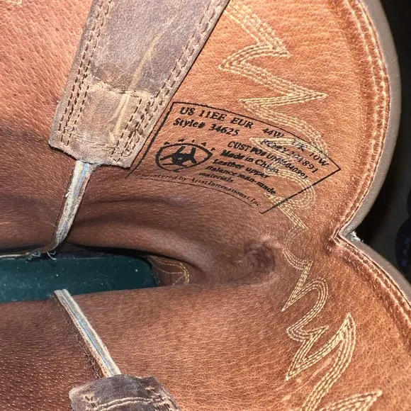 Ariat Brown Western Cowboy Boots with Distressed Leather