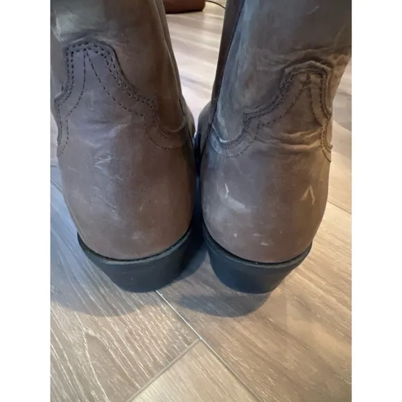 Ariat Brown Western Cowboy Boots with Distressed Leather