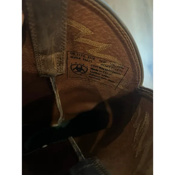 Ariat Brown Western Cowboy Boots with Distressed Leather