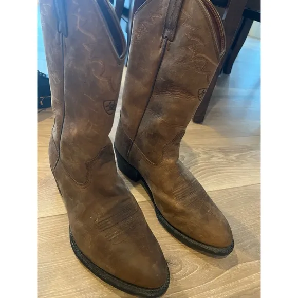 Ariat Brown Western Cowboy Boots with Distressed Leather