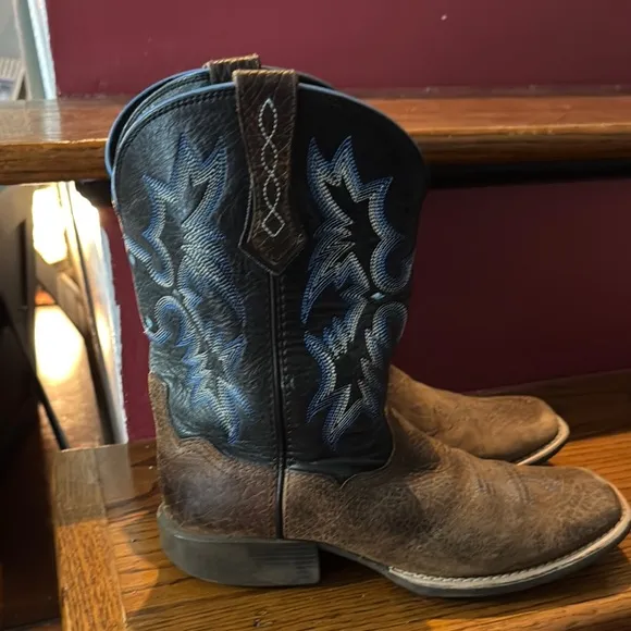 Ariat Classic Two-Tone Cowboy Boots with Western Stitching