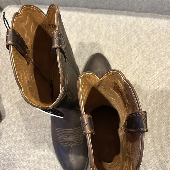 Ariat heritage western distressed brown   Boots 7.5