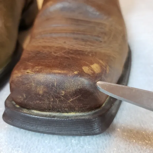 ARIAT Men's 9 D Rambler Western Boots Brown Leather Square Toe 10002317 Flaws