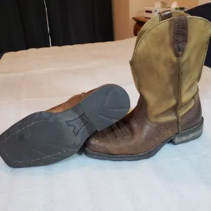 ARIAT Men's 9 D Rambler Western Boots Brown Leather Square Toe 10002317 Flaws