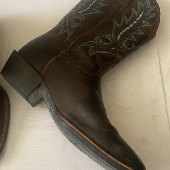Ariat men’s western boots