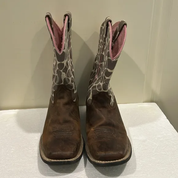 ARIAT Quickdraw slip in western leather upper/animal print cowgirl boots size 3