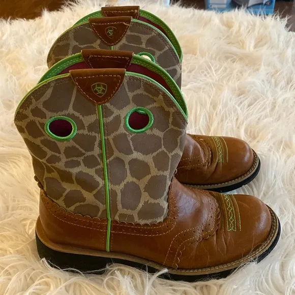 ARIAT western leather pull on cowgirl boots