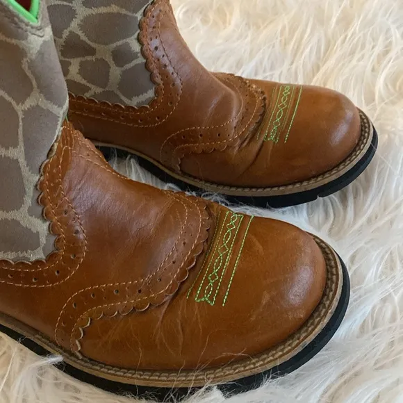 ARIAT western leather pull on cowgirl boots