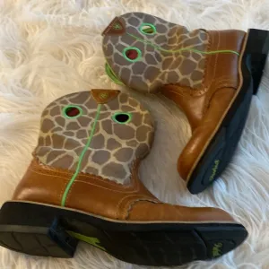 ARIAT western leather pull on cowgirl boots