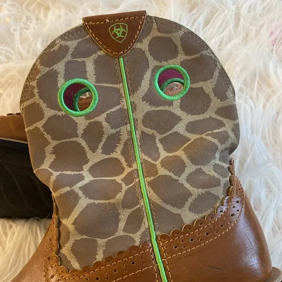 ARIAT western leather pull on cowgirl boots