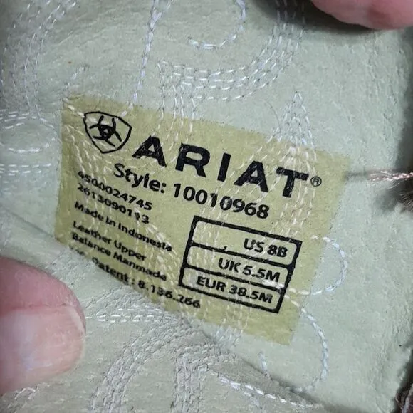 Ariat Cowgirl Boots...Size 8...EUC
