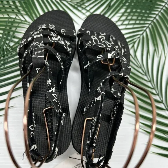 ARIZONA LOVE Trekky Flat Spartiate Strappy Sandals In Black Bandana Size 38 NWOB