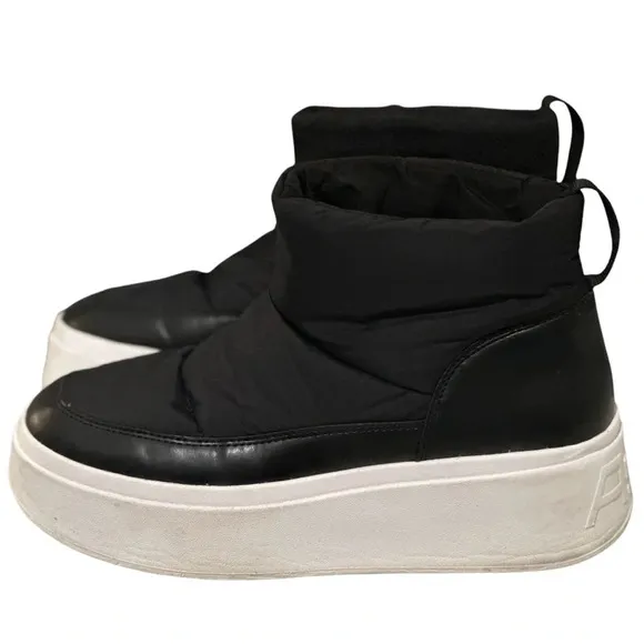 ASH Maxi Padded Platform Puffer Boots in Black/White Women’s 8.5