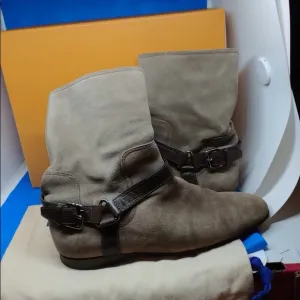 Auth Louis Vuitton Brown Suede and Leather Boots Style FD0172 6 Size 6