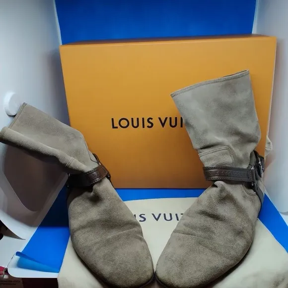 Auth Louis Vuitton Brown Suede and Leather Boots Style FD0172 6 Size 6