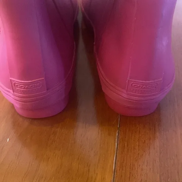 Authentic Coach Paige  pink brown slip on Rain boots sz 8 READ