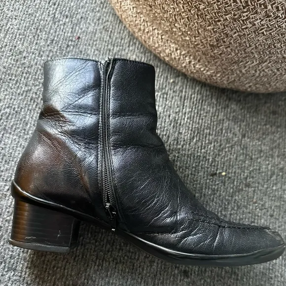 Authentic Gucci leather booties size 5.5