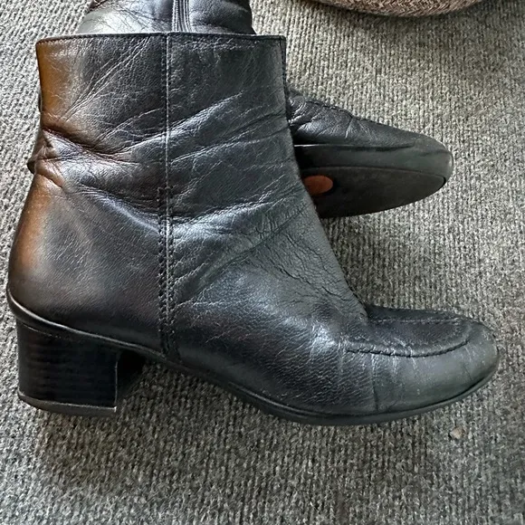 Authentic Gucci leather booties size 5.5