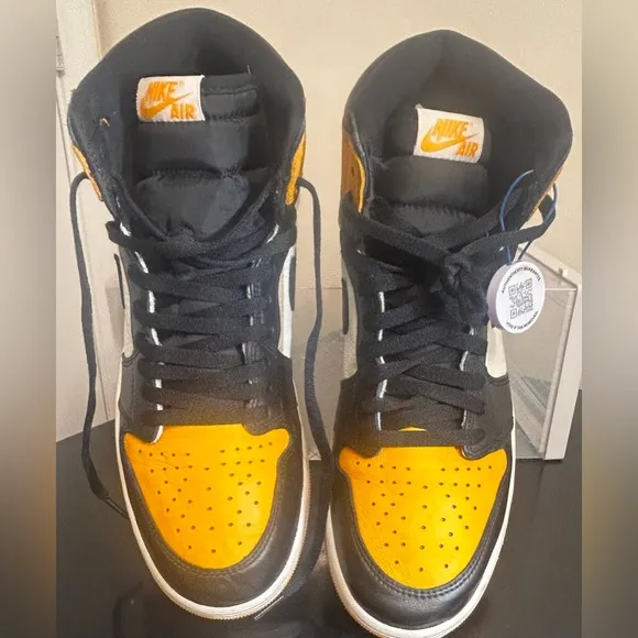 Authentic Jordan 1 Retro High OG Yellow Ochre Sneakers