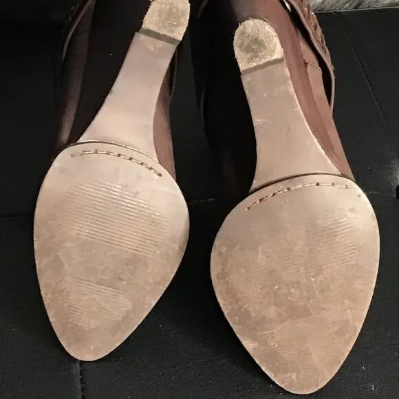 B. Makowski Brown Suede Ankle Boots 7M
