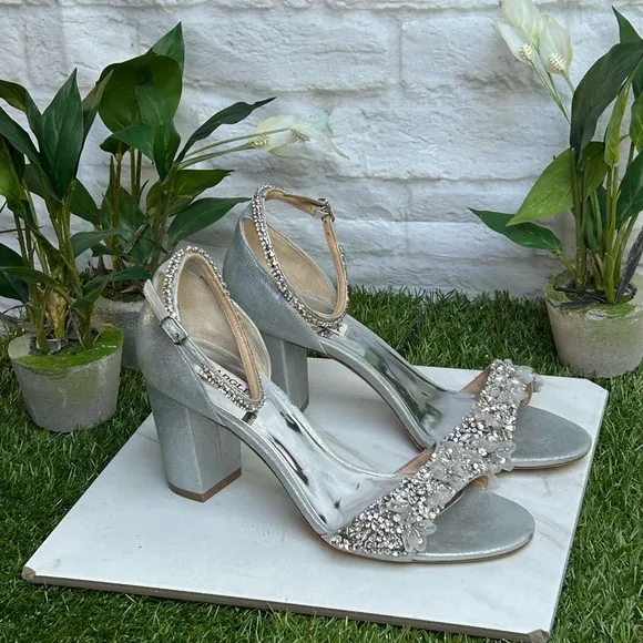 Badgley Mischka finesse Silver embellished evening sandals size 9