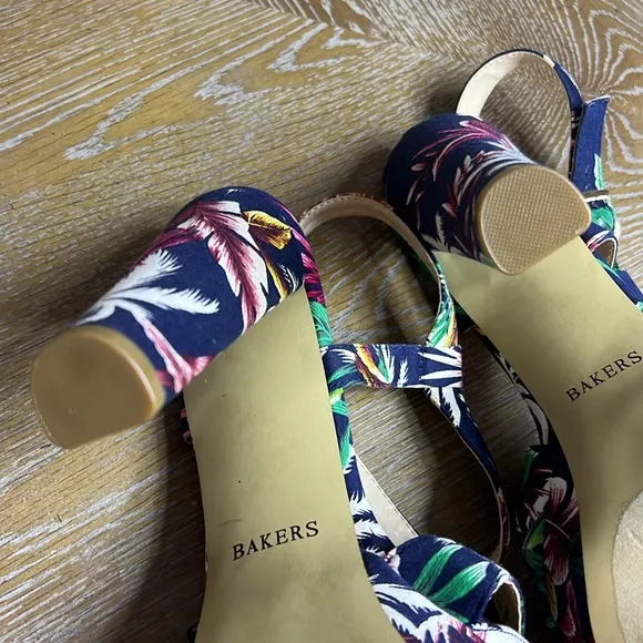 BAKERS McCoy Navy Floral Tropical High Heel Sandals 11