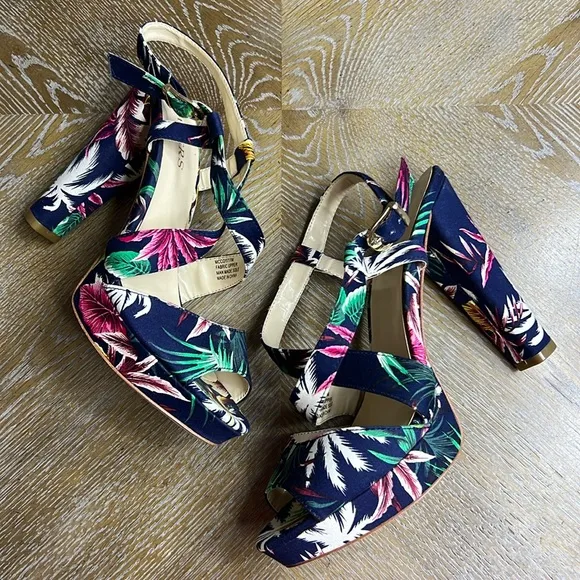 BAKERS McCoy Navy Floral Tropical High Heel Sandals 11