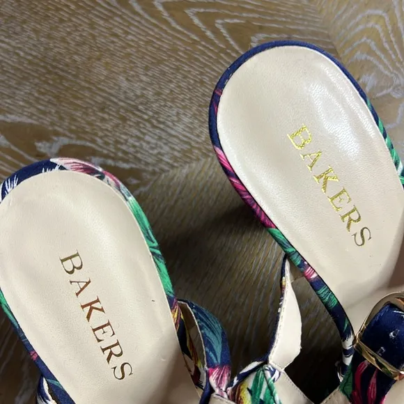 BAKERS McCoy Navy Floral Tropical High Heel Sandals 11