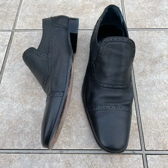 Bally Danube black leather slip on loafers 9