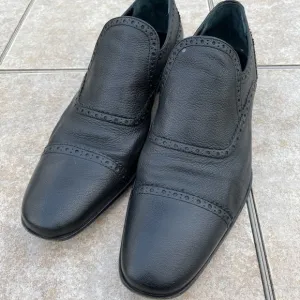 Bally Danube black leather slip on loafers 9