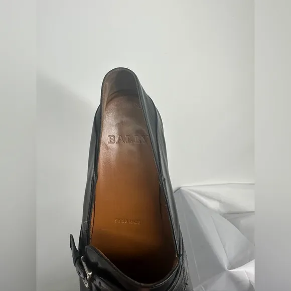 Bally wellwood black leather buckle loafers