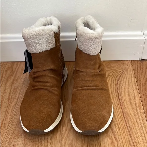 Bare Traps Sz 9M Cognac brown Cozy Suede Becky Ankle fur lined Boots .