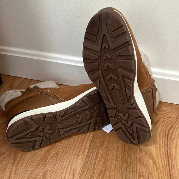 Bare Traps Sz 9M Cognac brown Cozy Suede Becky Ankle fur lined Boots .