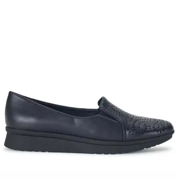 Baretraps Army Slip on Navy Casual Loafers Size 7
