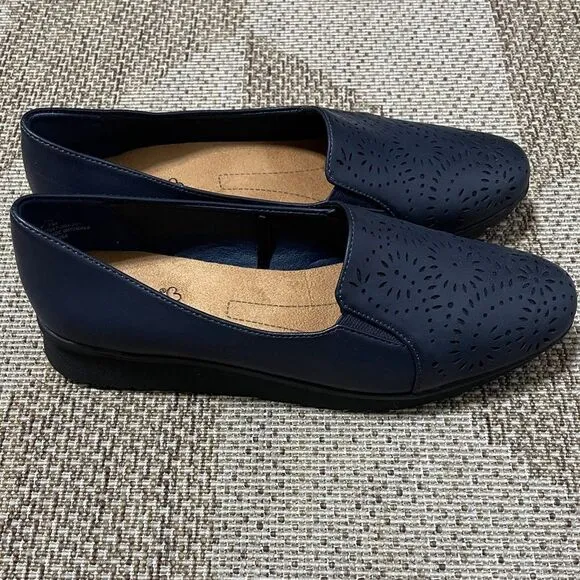 Baretraps Army Slip on Navy Casual Loafers Size 7