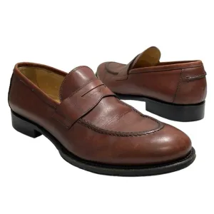 Barneys New York Size‎ 8 brown leather penny loafers. Excellent used condition.