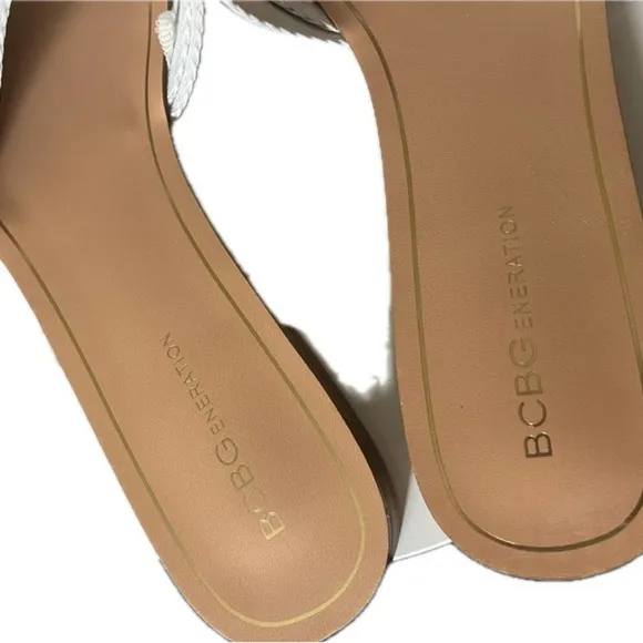 BCBGeneration Women’s BCBG KRISTA Kala White Black Logo Flat Sandals Size 10