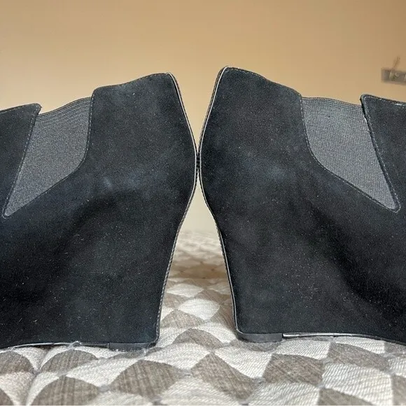 BCBGMAXAZRIA Black Suede Wedge Heeled Slip On Ankle Boots Booties Women's 9.5