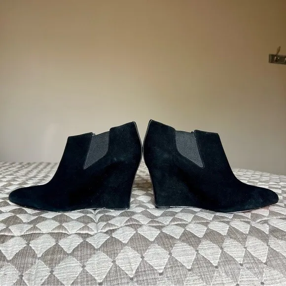 BCBGMAXAZRIA Black Suede Wedge Heeled Slip On Ankle Boots Booties Women's 9.5