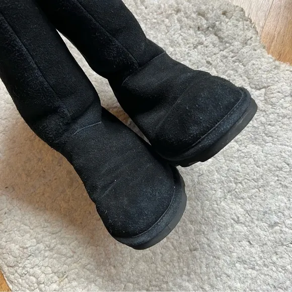BEARPAW Women's Phylly Black Suede Women's Classic Boots Size 9